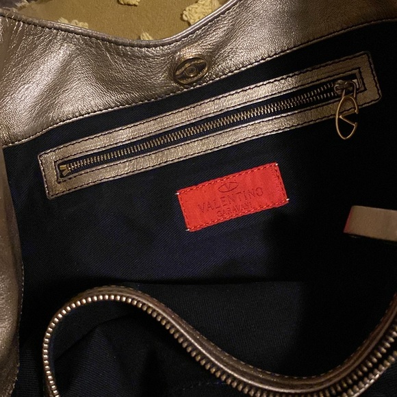 Authentic vintage Valentino Gold Hobo bag - Picture 4 of 7